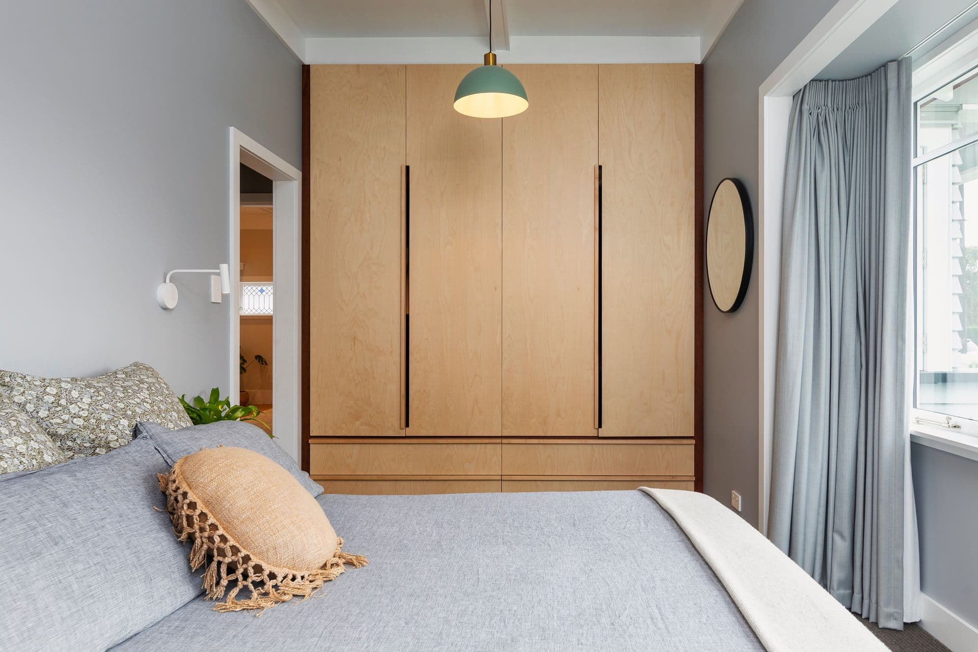 Bedroom, built-in wardrobes