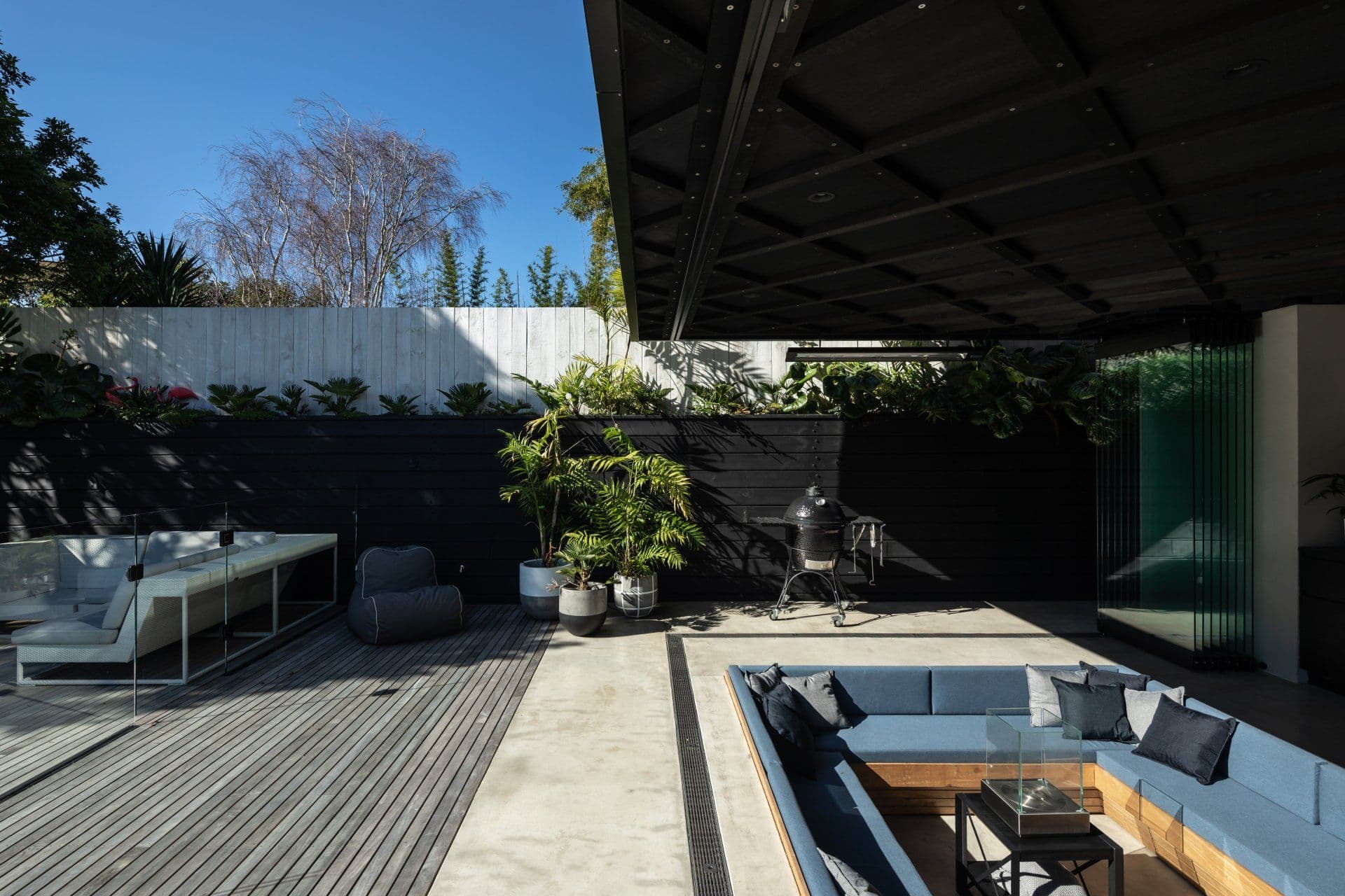The outdoor room to the courtyard
