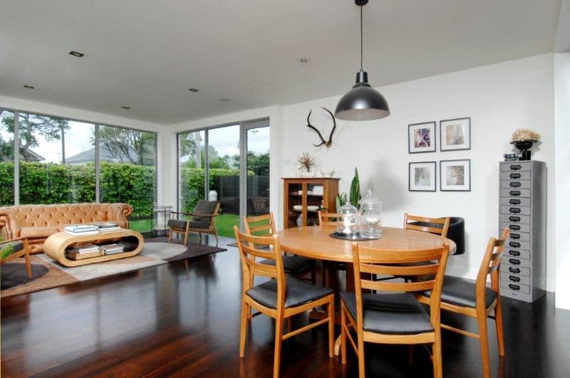 Open-plan living in the modern rear