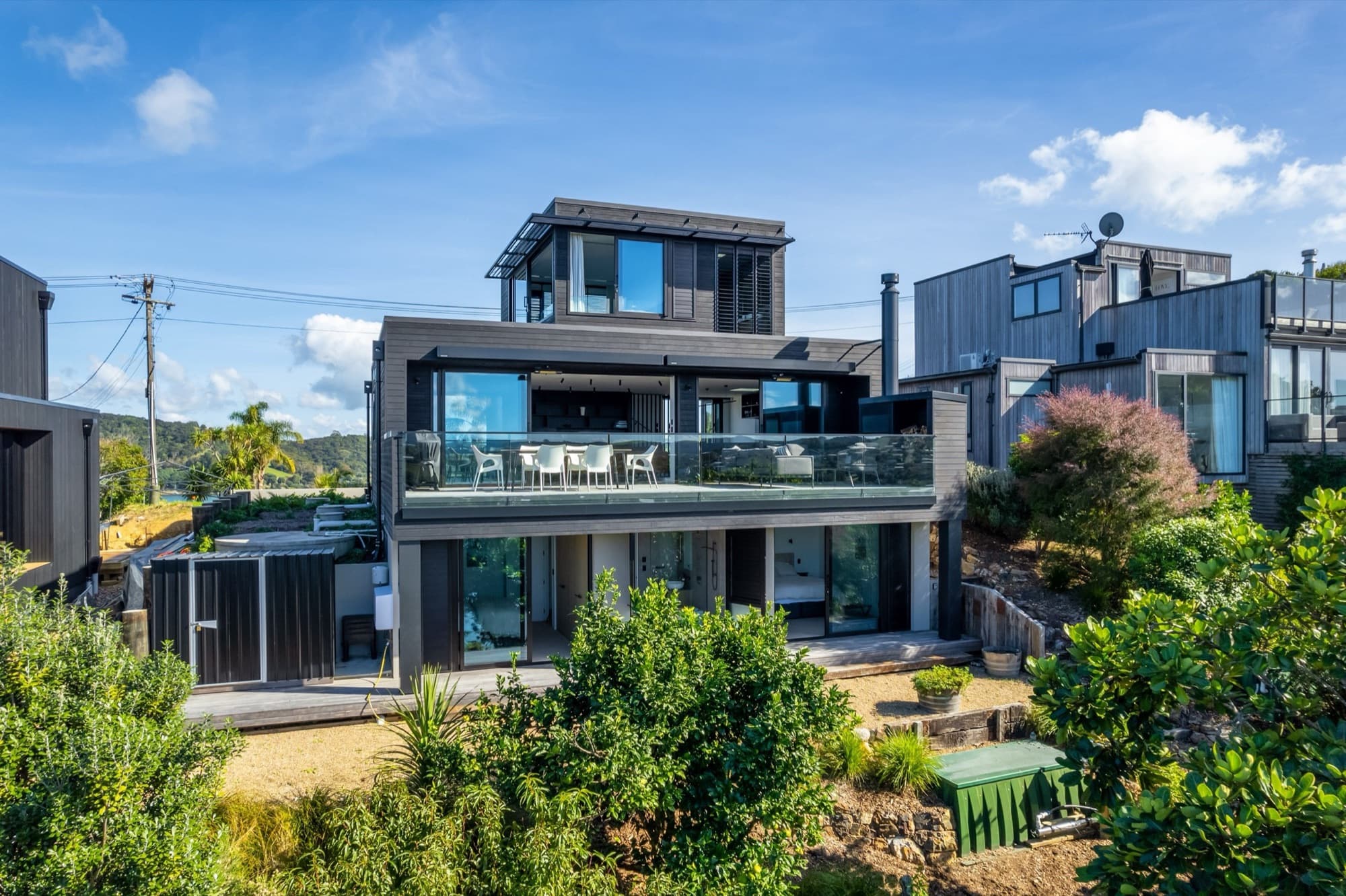 Burrell Rd Waiheke, a new build, Master Builders House of the Year 2023