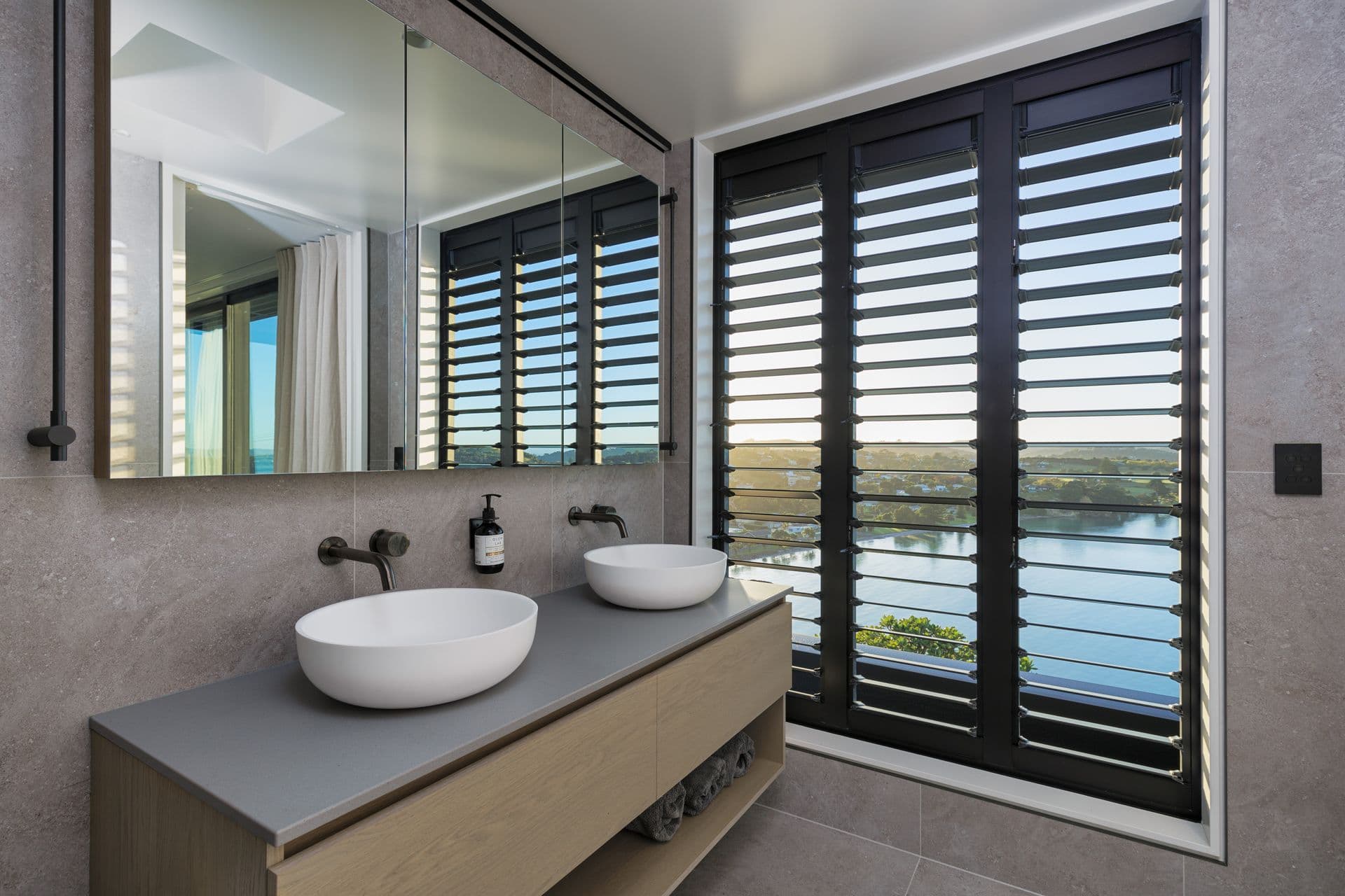 Ensuite, double basins and louvres